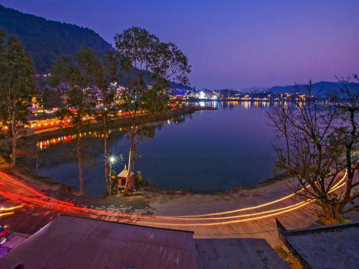 Hotel Fewa Corner & Restro Pokhara Exterior foto