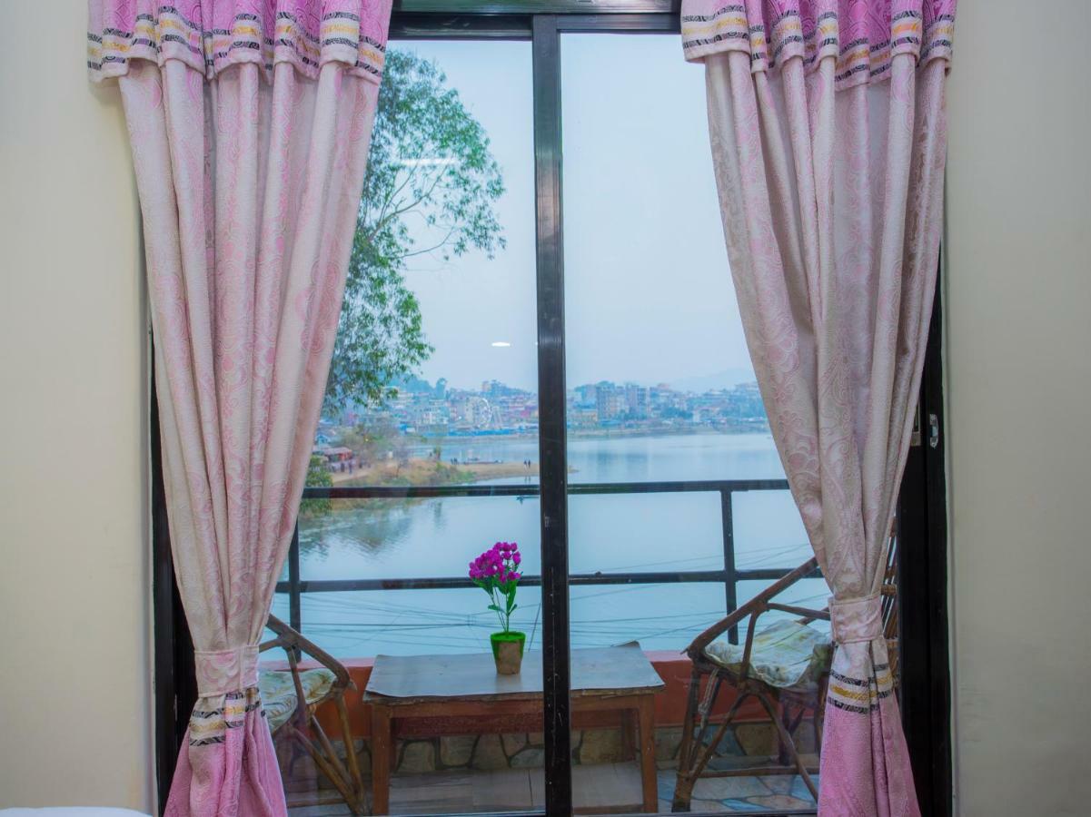 Hotel Fewa Corner & Restro Pokhara Exterior foto
